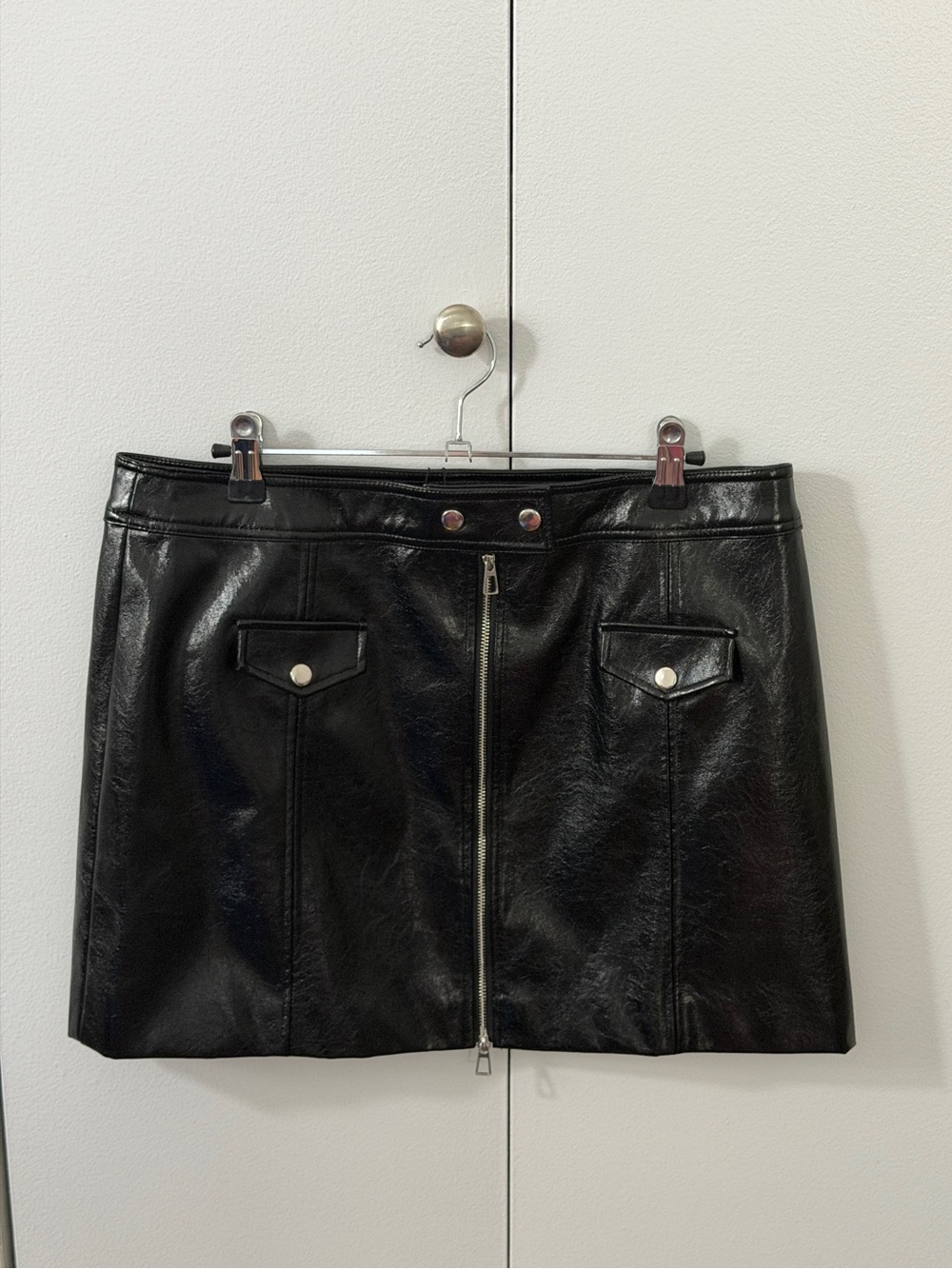 🆕 NWT Rails Black Faux Leather Zip-Front Mini Skirt - Picture 2 of 5